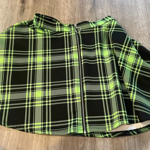 Hot Topic green and black plaid skater skirt size small - Picture 5 of 5